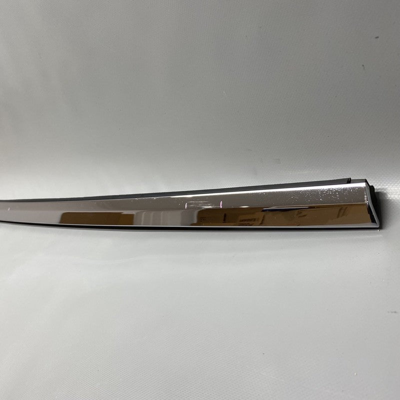 1032175-00-C TESLA MODEL X DOOR WINDOW MOLDING RIGHT FRONT 2016 17 18 19 2020 1032175-00-C