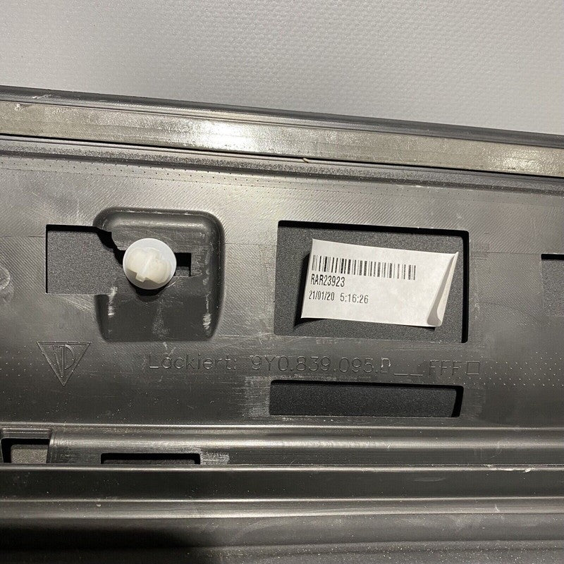 9Y0839095D PORSCHE CAYENNE REAR DOOR LEFT LOWER CLADDING MOLDING 2017 18 19 2020 9Y0839095D