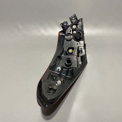 TOYOTA CAMRY TAIL LIGHT RIGHT PASSENGER SIDE 2018 2019 2020 OEM