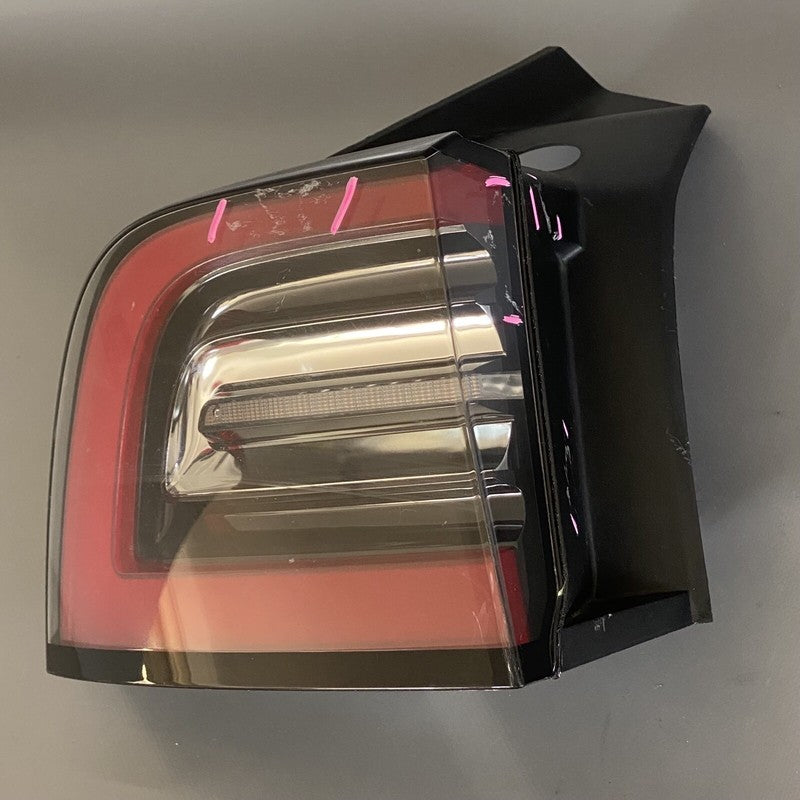 1502086-00-C TESLA MODEL Y TAIL LIGHT LEFT DRIVER SIDE 1502086-00-D 2020 2021 2022 OEM 