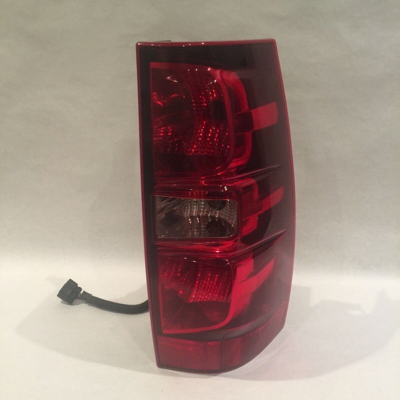 CHEVY SUBURBAN TAHOE TAIL LIGHT RIGHT 2007 2008 2009 2010 2011 2012 2013 2014