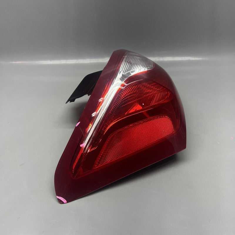84769835 CHEVY EQUINOX TAIL LIGHT LEFT DRIVER 2018 2019 2020 2021 OEM