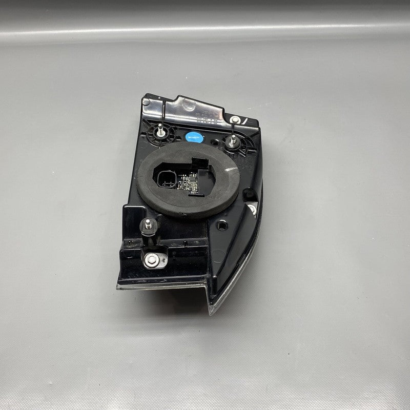 6005918-00-F TESLA MODEL S TAIL LIGHT LEFT DRIVER 6005918-00-F 2016 2017 2018 2019 2020 2021