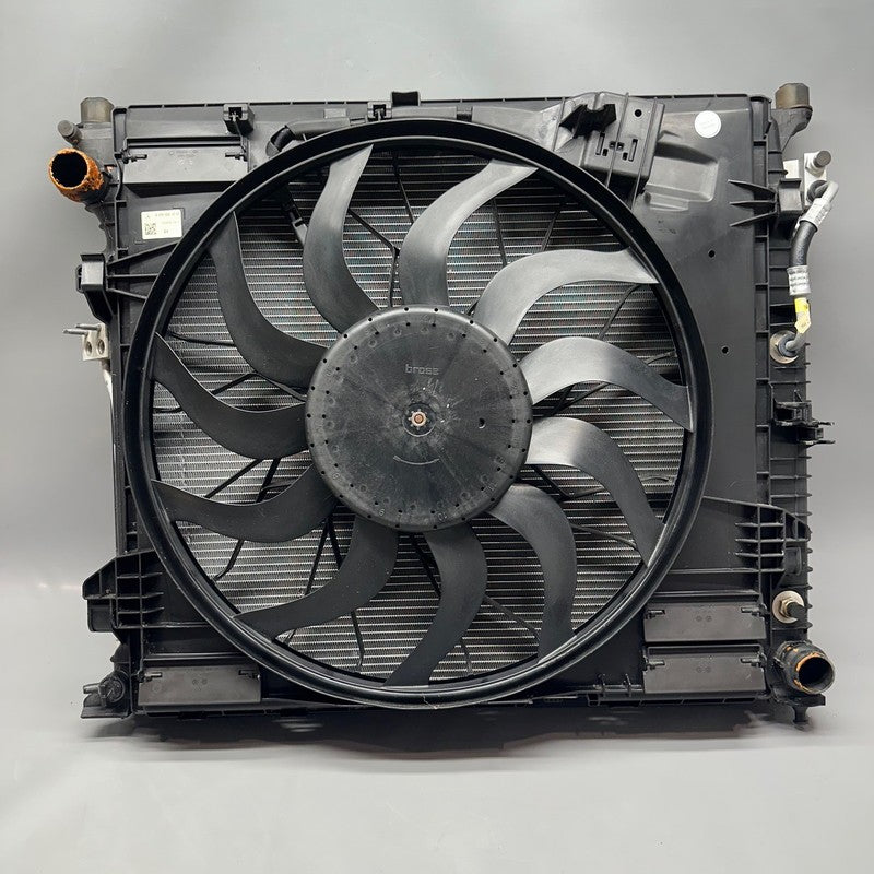 A0999064000 MERCEDES BENZ GL450 GL550 COOLING RADIATOR 2013-2015 2016 2017 2018 2019 OEM