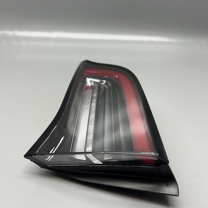 TESLA MODEL 3 INNER TAIL LIGHT RIGHT PASSENGER 2017 18 19 20 2021 1077