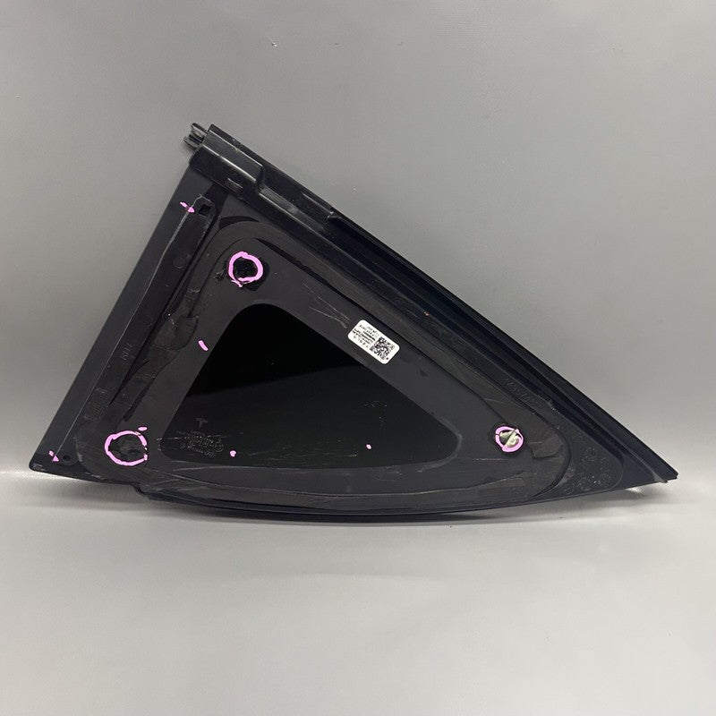 1495741-00-E TESLA MODEL Y QUARTER GLASS RIGHT REAR 2020 2021 2022 2023 OEM 1495741-00-E
