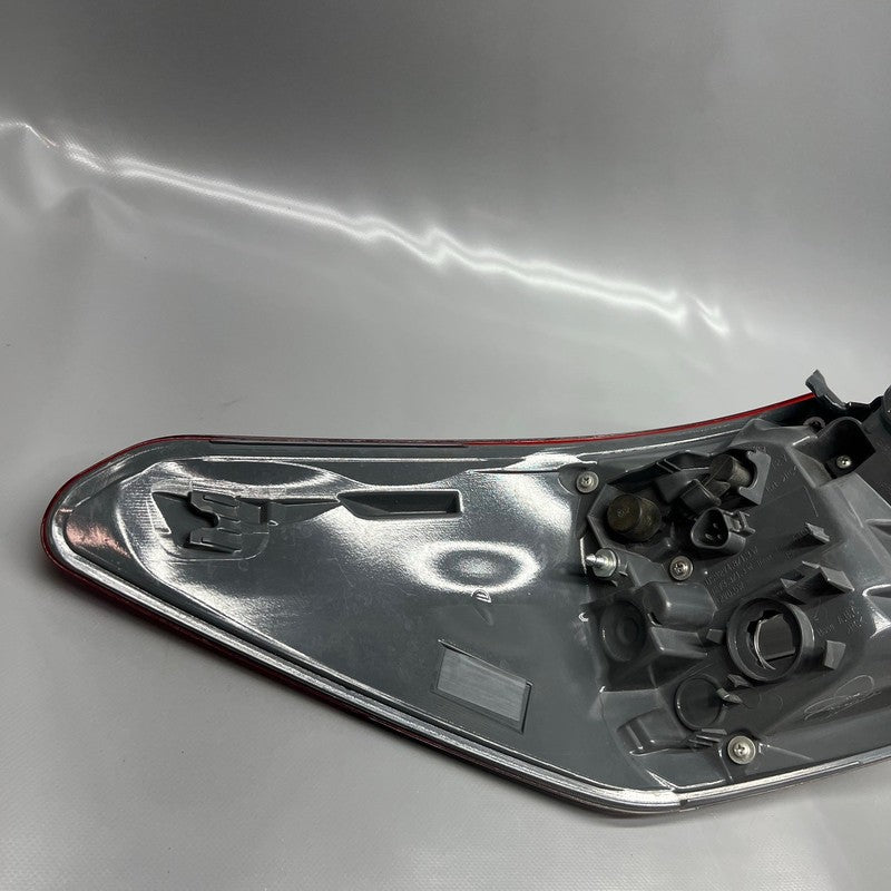 TOYOTA HIGHLANDER TAIL LIGHT RIGHT PASSENGER 2017 2018 2019 OEM