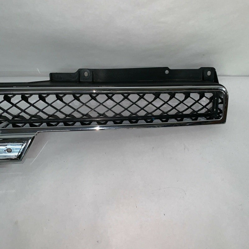15835085 CHEVY AVALANCHE SUBURBUN UPPER GRILLE 2007 08 09 10 11 12 13 2014 OEM 15835085