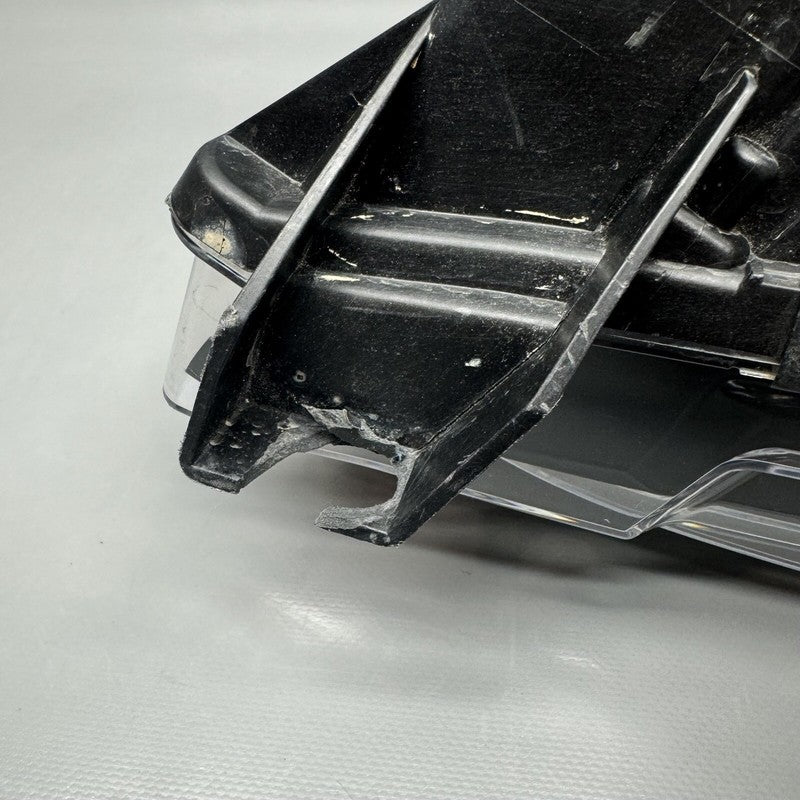 1077392-00-F TESLA MODEL 3 FOG LIGHT RIGHT PASSENGER 2017 18 19 20 21 2022 OEM 1077392-00-F