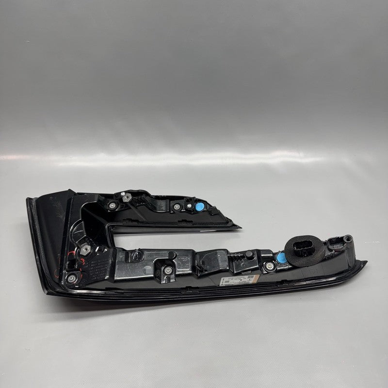 1691498-00-F TESLA MODEL 3 TAIL LIGHT LEFT DRIVER 2024 2025 2026 OEM 1691498-00-F