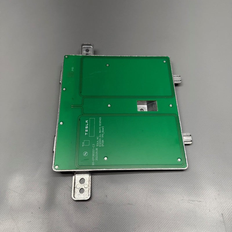 1761810-00-C TESLA MODEL 3 WIRELESS CHARGING MODULE GEN 4 2024 2025 OEM 1761810-00-C