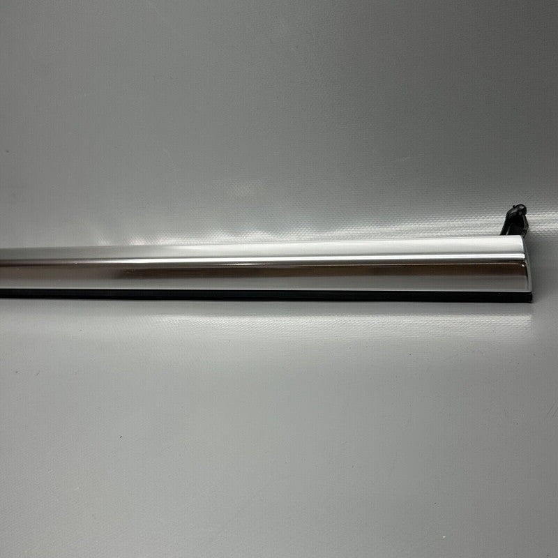 7437864 BMW 740 DOOR WINDOW MOLDING RIGHT FRONT 750 2016 2017 2018 2019 OEM 7437864