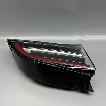 1077401-00-G TESLA MODEL 3 Y TAIL LIGHT TRUNK LEFT DRIVER 2018 2019 2020 2021 22 1077401-00-G