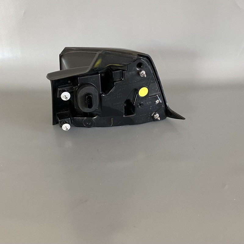 TESLA MODEL Y TAIL LIGHT LEFT DRIVER SIDE 1502086-00-D 2020 2021 2022 