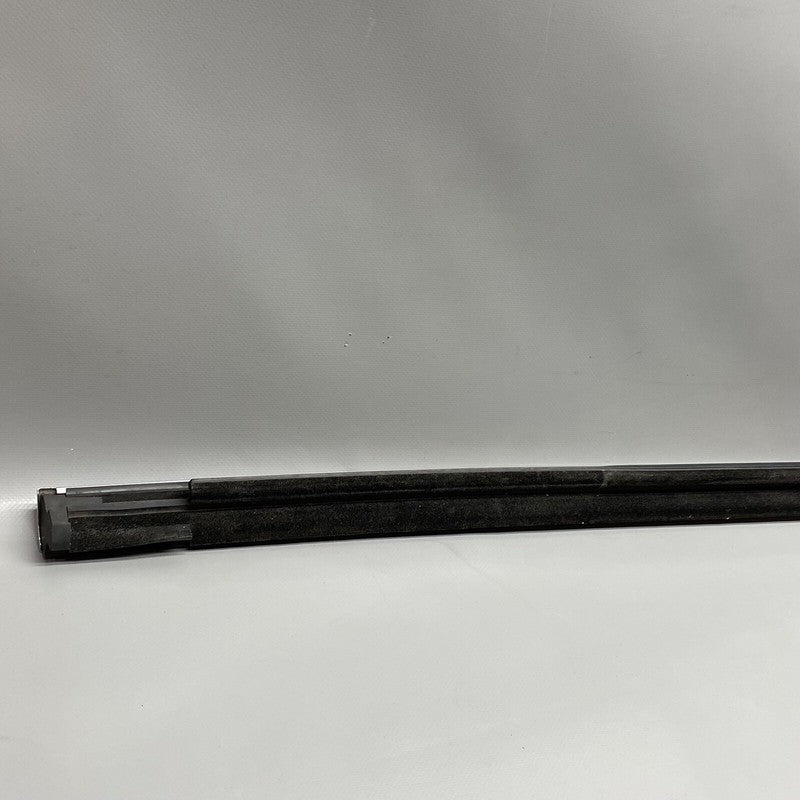 1032175-00-C TESLA MODEL X DOOR WINDOW MOLDING RIGHT FRONT 2016 17 18 19 2020 1032175-00-C