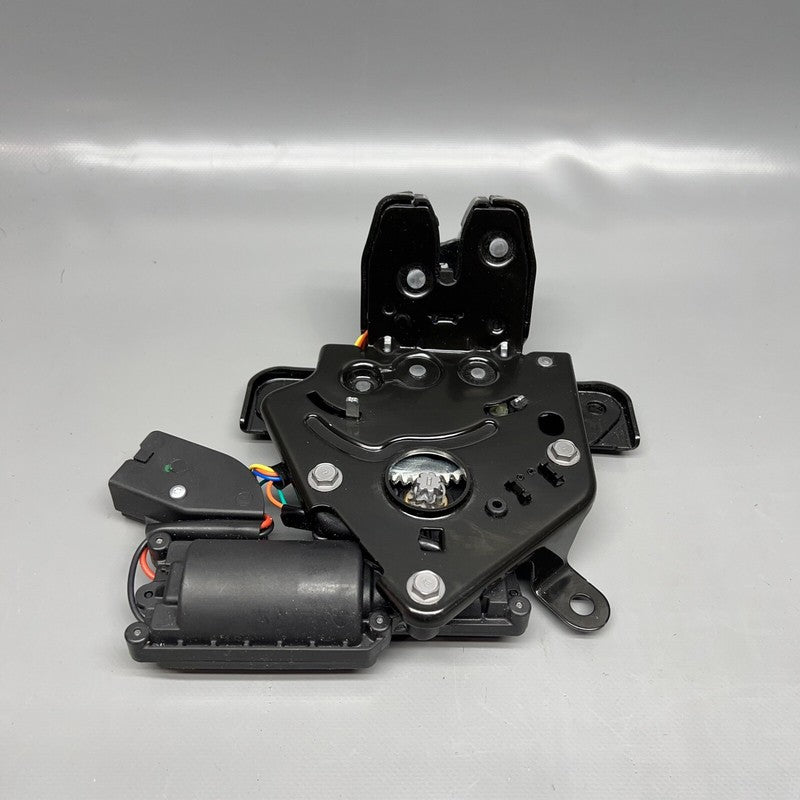 1500604-00-B TESLA MODEL Y 3 LIFTGATE LINCH CINCH 2018 19 20 21 22 2023 OEM 1500604-00-B