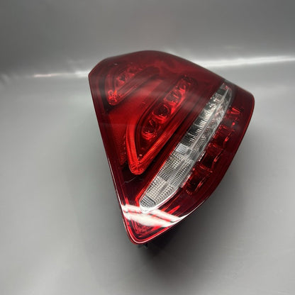 A2059062102 MERCEDES BENZ C300 TAIL LIGHT RIGHT PASSENGER LED 2015 2016 2017 2018 A205906210