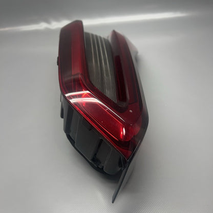 H8793199805 BMW X5 TAIL LIGHT RIGHT PASSENGER INNER 2019 2020 2021 OEM 8793199807