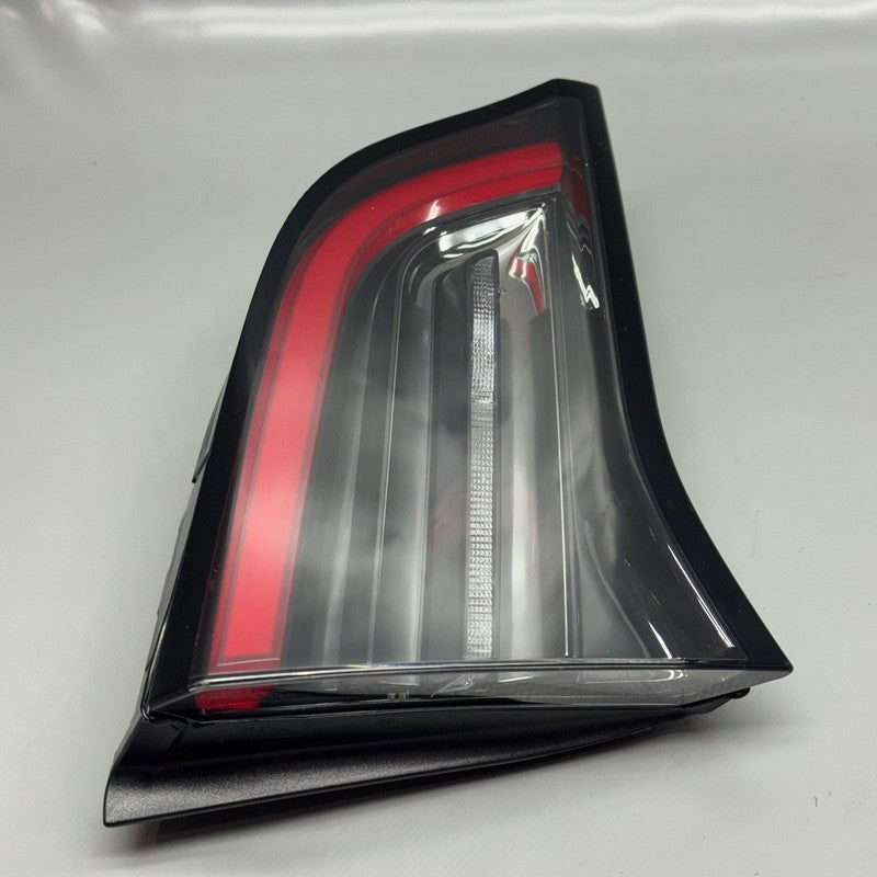 TESLA MODEL Y TAIL LIGHT TRUNK LEFT DRIVER 2020-2022 2023 2024 4 PIN O