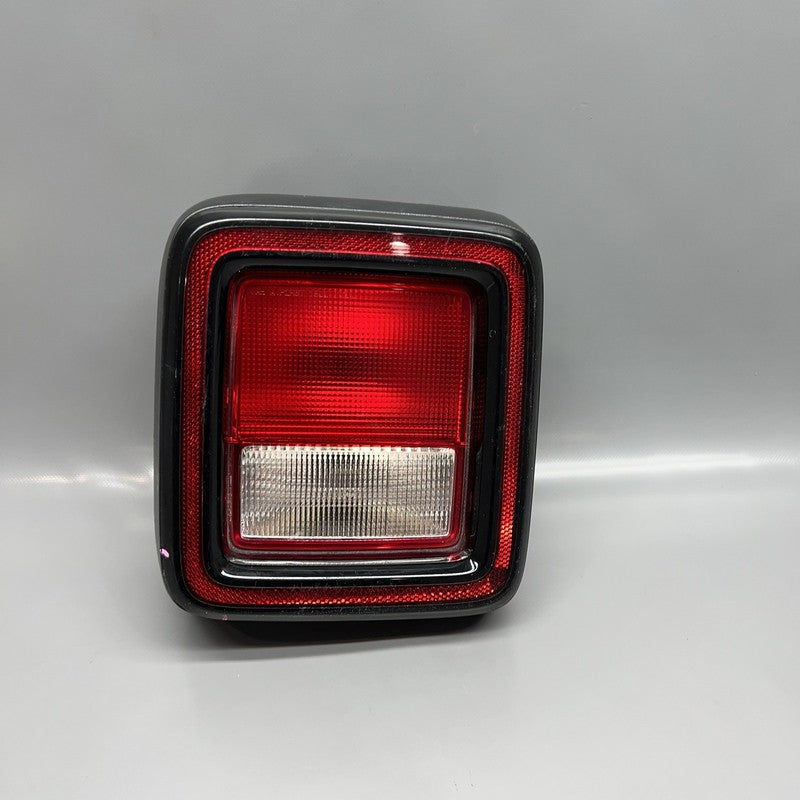 JEEP WRANGLER TAIL LIGHT LEFT DRIVER 2018 2019 2020 2021 2022 OEM 