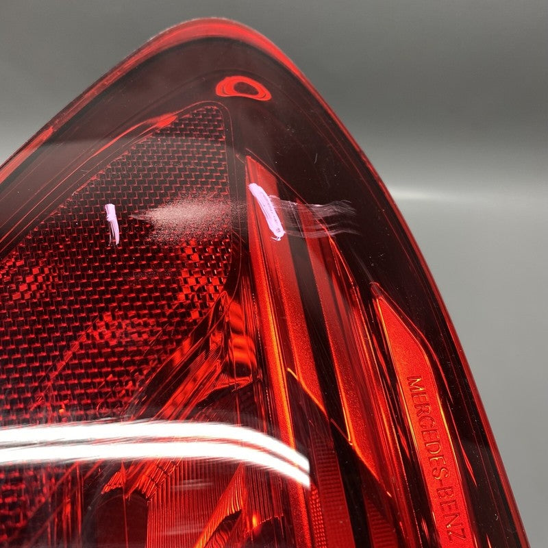 MERCEDES BENZ C300 TAIL LIGHT LEFT DRIVER A2059064903 2019 2020 LED OE