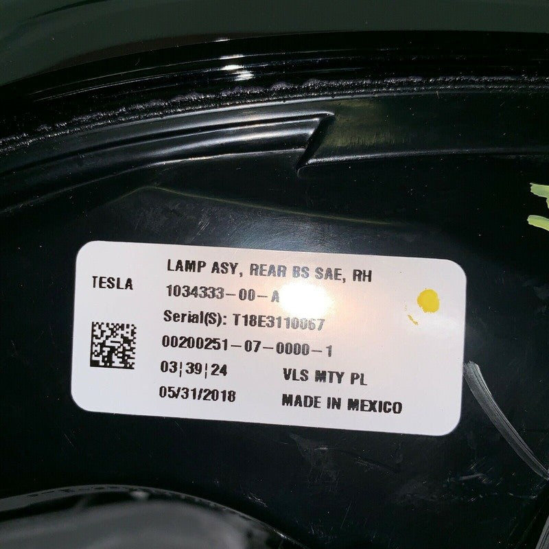 1034333-00-A TESLA MODEL X TAIL LIGHT RIGHT PASSENGER SIDE 2015 2016 2017 2018 2019 OEM