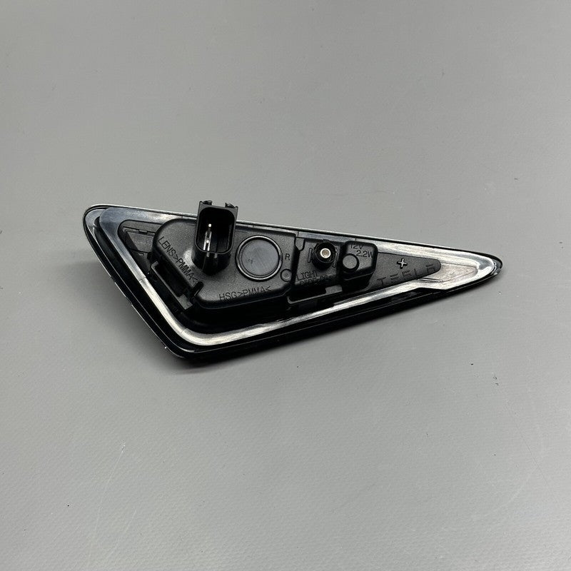 TESLA MODEL 3 FENDER CAMERA MARKER RIGHT 2017 2018 2019 2020 OEM 14958