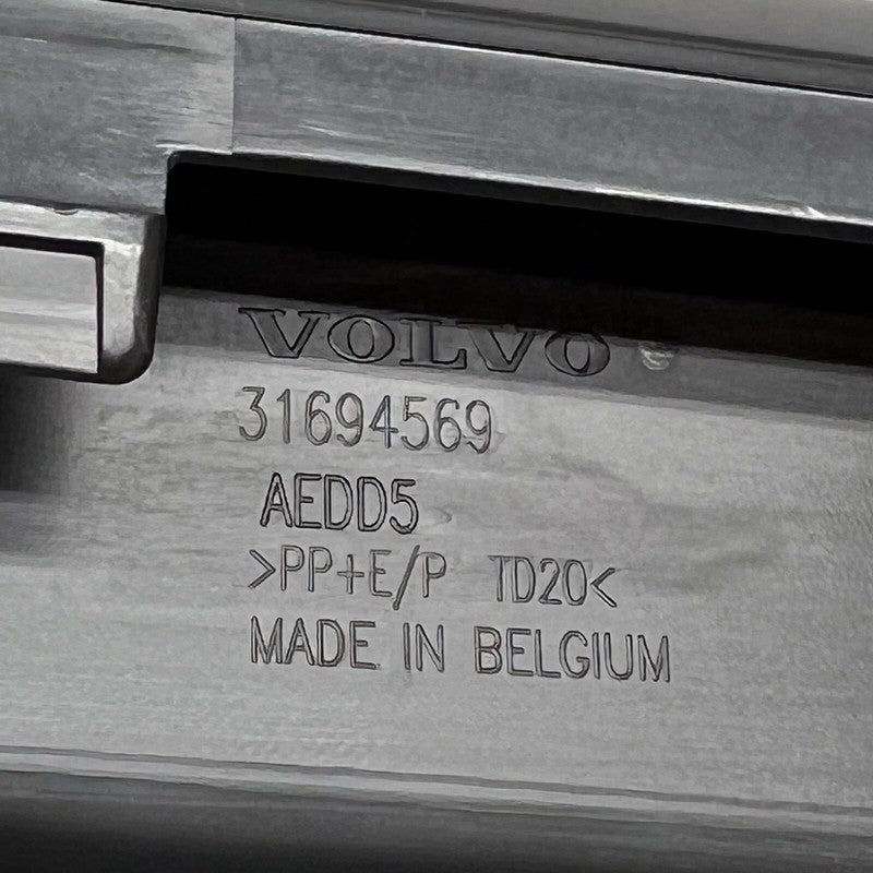 31694569 VOLVO XC90 FRONT BUMPER CENTER MOLDING 2016 2017 2018 2019 OEM 31694569