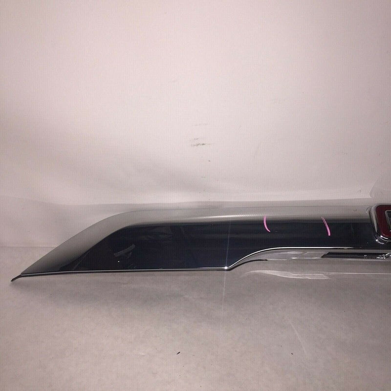 84286376 GMC ACADIA TRUNK LID TRIM MOULDING 84286376 2017 2018 CHROME OEM