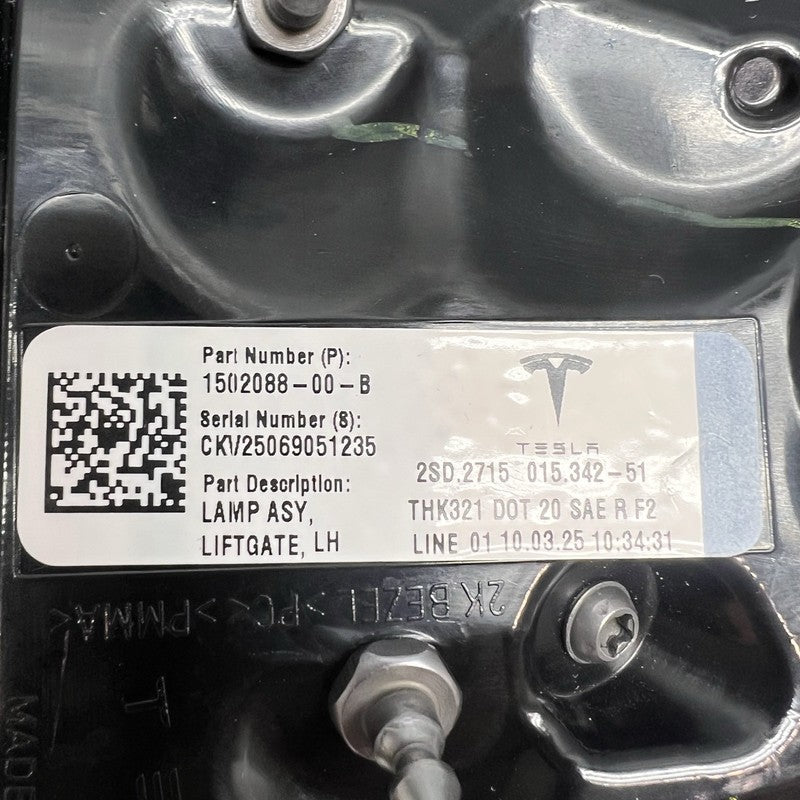 1502088-00-B TESLA MODEL Y TAIL LIGHT TRUNK LEFT DRIVER 2021 2022 2023 2024 OEM 1502088-00-B