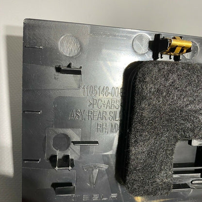 1105148-00-B TESLA MODEL X DOOR SILL COVER RIGHT REAR 1105148-00-B 2015 2016 2017 2018 OEM