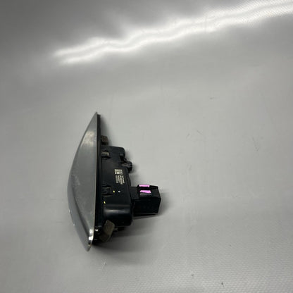 1125107-00-B TESLA MODEL 3 FENDER CAMERA MARKER RIGHT 2017 2018 2019 2020 2021 1125107-00-B