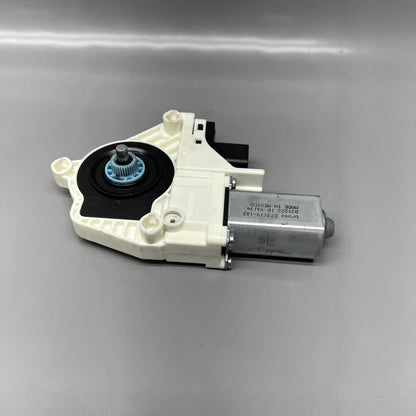 1526796-00-E TESLA MODEL Y WINDOW REGULATOR MOTOR RIGHT FRONT 2020 2021 22 2023 1526796-00-F