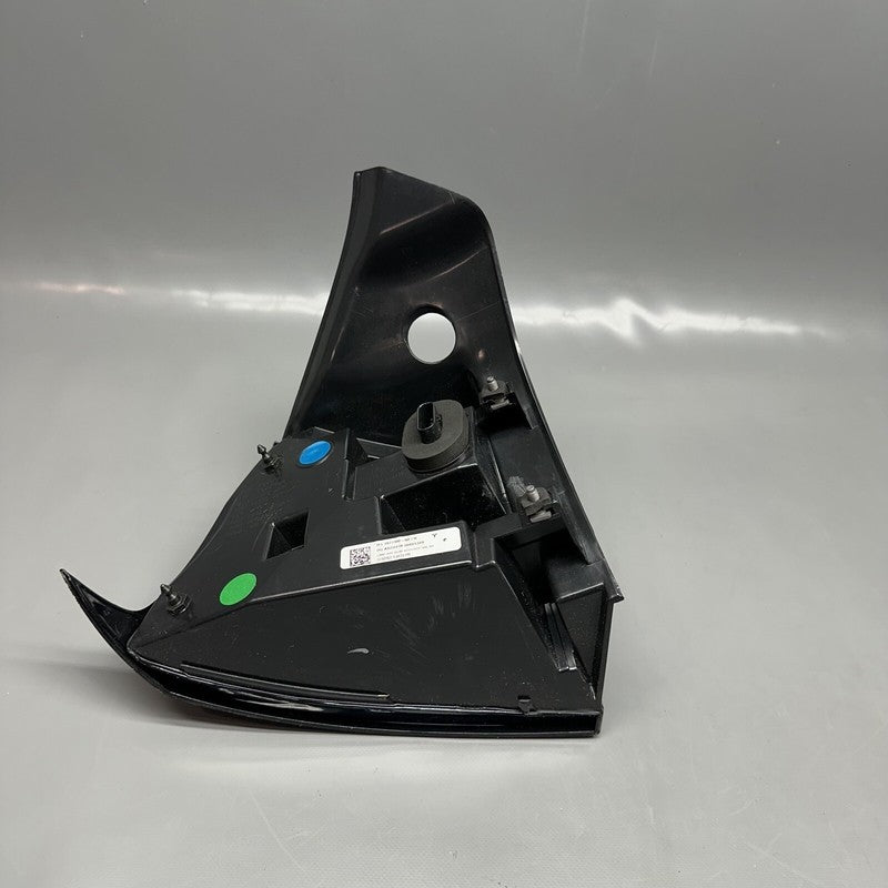 TESLA MODEL 3 TAIL LIGHT RIGHT PASSENGER 2017 2018 2019 2020 2021 1077