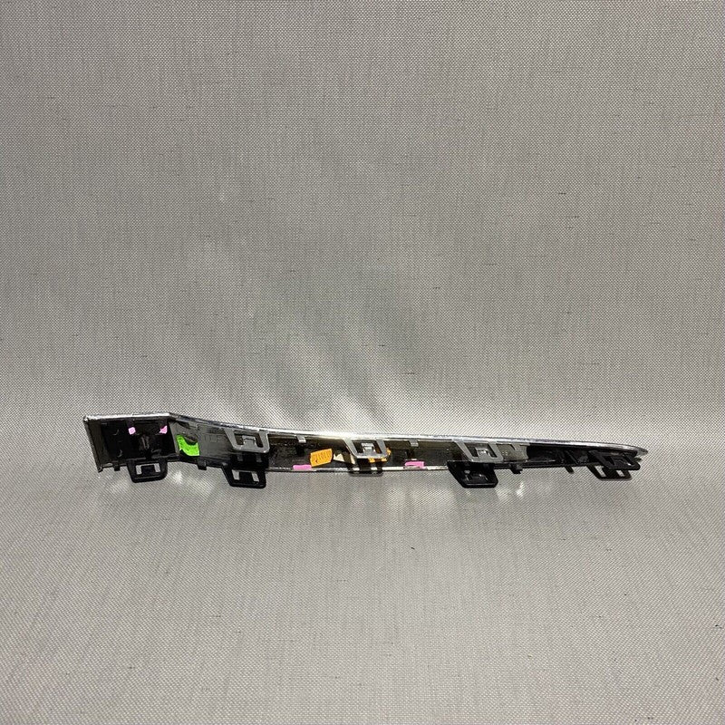 3W3-807-820 BENTLEY GT REAR BUMPER TRIM RIGHT 3W3-807-820 2012 2013 2014 2015 2016 OEM