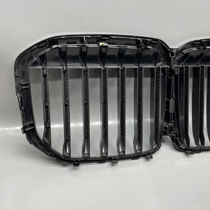 8745730 BMW X7 FRONT BUMPER RADIATOR GRILLE 2017 2018 2019 OEM 8745730