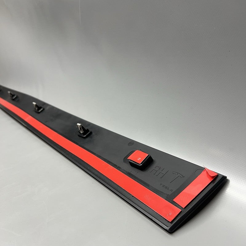 1035120-00-F TESLA MODEL X DOOR MOULDING TRIM RIGHT 2016 2017 2018 2019 2020 OEM 1035120-00-F