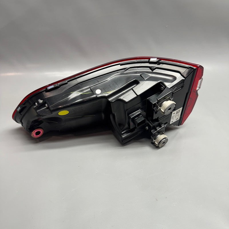 BMW X7 TAIL LIGHT RIGHT PASSENGER 2019 2020 2021 2022 OEM H45A164A605