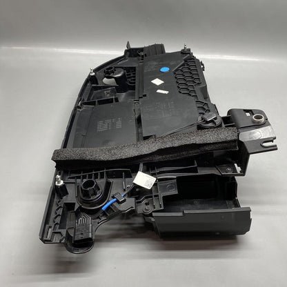 L8B2-13404-DD LAND ROVER TAIL LIGHT RIGHT PASSENGER 2020 2021 2022 OEM L8B2-13404-DD