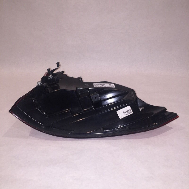 7P5945207H PORSCHE CAYENNE TAIL LIGHT LEFT DRIVER 7P5945207H 2015 2016 OEM 