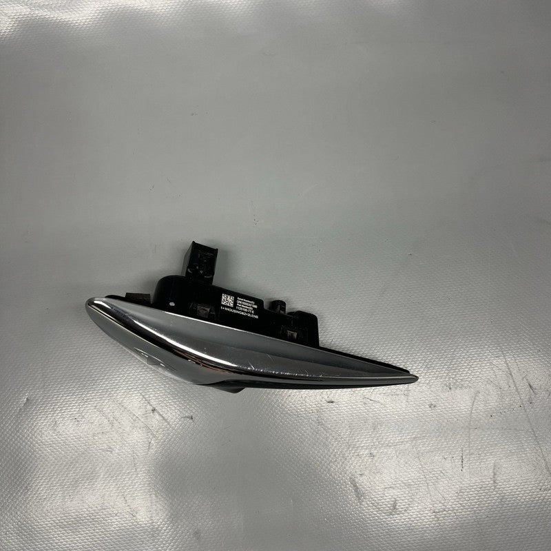 1125106-77-E TESLA MODEL 3 FENDER CAMERA MARKER LEFT 2018 2019 2020 2021 1125106-77-E