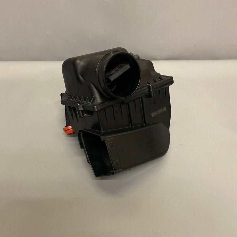 7643301 BMW 740 G11 G12 AIR INTAKE CLEANER BOX RIGHT 2016 2017 2018 2019 OEM