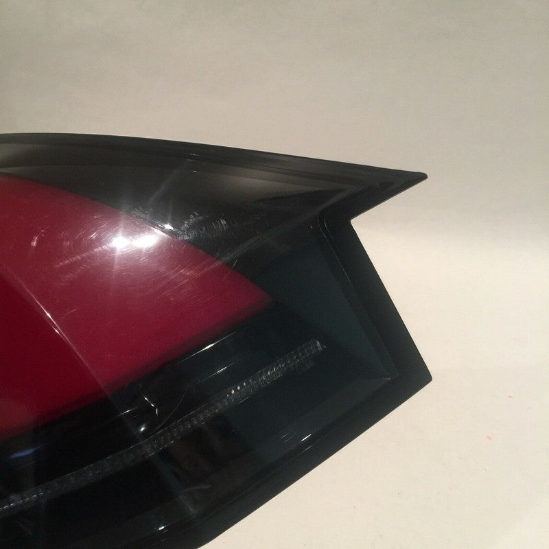 TESLA MODEL X TAIL LIGHT RIGHT PASSENGER 1034333-00-A 2015 2016 2017 2018 LED