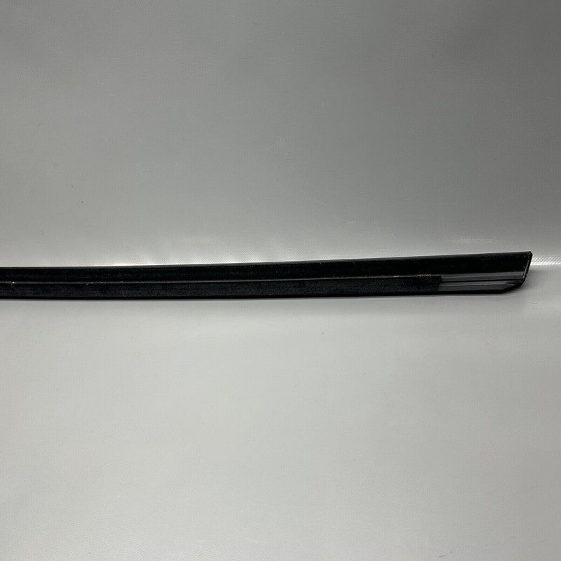 1080684-01-i TESLA MODEL 3 DOOR WINDOW MOLDING RIGHT FRONT 2017 18 19 20 21 2022 1080684-01-i