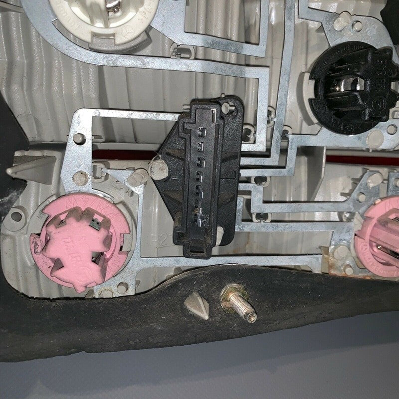 6924520-04 MERCEDES BENZ S500 S430 TAIL LIGHT RIGHT SIDE 2003 2004 2005 2006 OEM