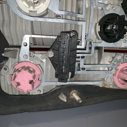 6924520-04 MERCEDES BENZ S500 S430 TAIL LIGHT RIGHT SIDE 2003 2004 2005 2006 OEM