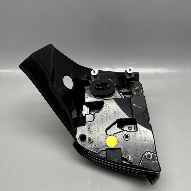 1502087-00-D TESLA MODEL Y TAIL LIGHT RIGHT PASSENGER 2020 21 22 23 2024 LED OEM 1502087-00-D