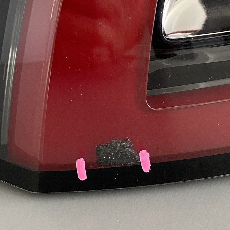 1077397-00-E TESLA MODEL 3 TAIL LIGHT LEFT DRIVER 2017 2018 2019 2020 2021 2022 OEM DAMAGED