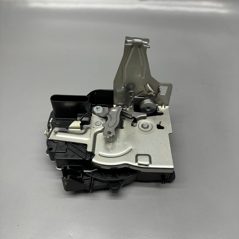 LR070437 RANGE ROVER EVOQUE DOOR LOCK LATCH ACTUATOR RIGHT FRONT 2020 21 22 2023 LR070437