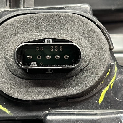 1502087-00-D TESLA MODEL Y TAIL LIGHT RIGHT PASSENGER 2020 2021 2022 2023 LED 4 PIN OEM